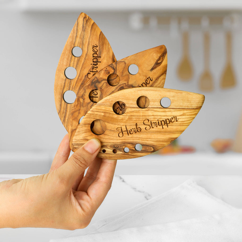 Olive Wood Herb Stripper – 8-Hole Leaf Plate (14 cm)